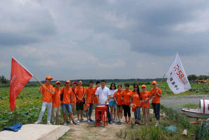 ��ɫ���e���ف�һ����Ӱ